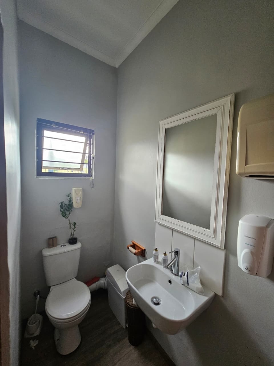 To Let commercial Property for Rent in Rosenpark Western Cape